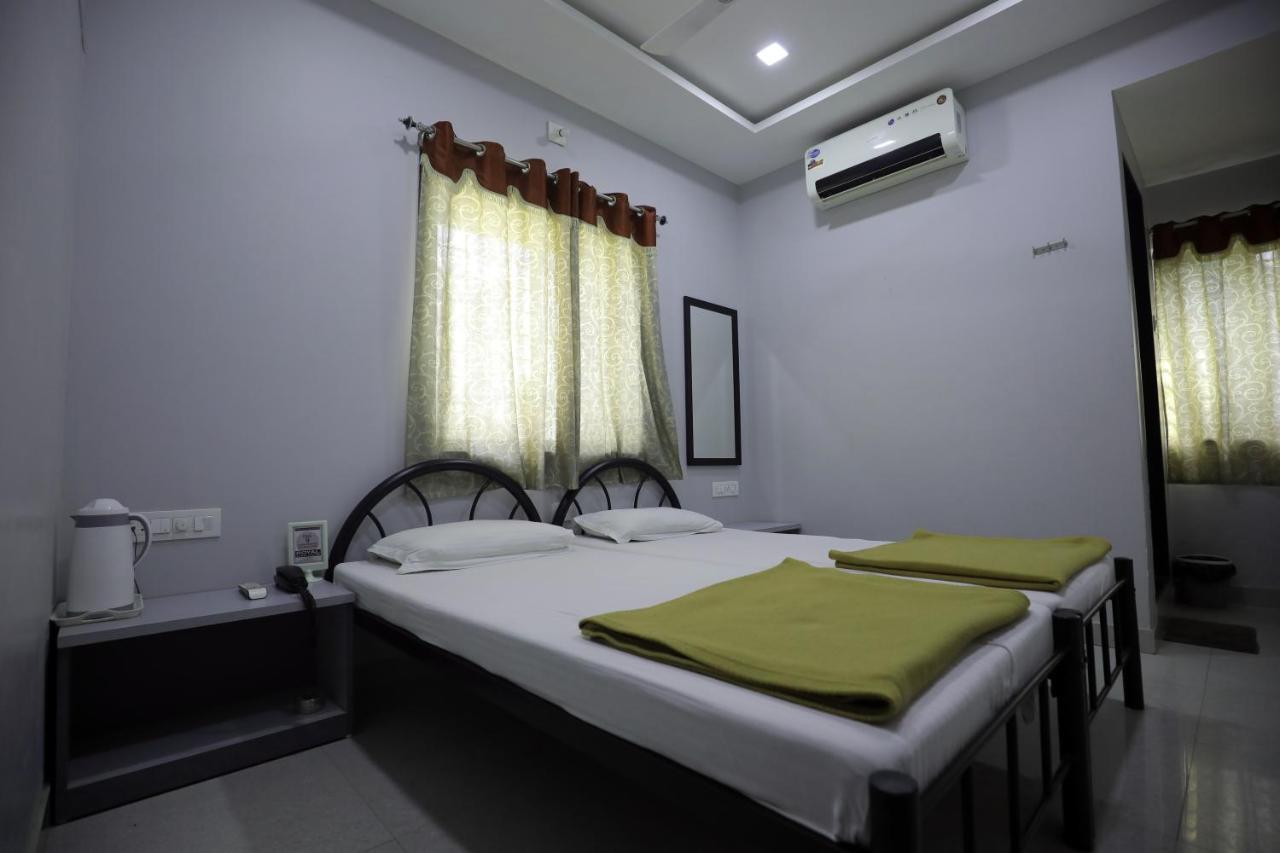 Royal Guest House Bhuj Exterior photo